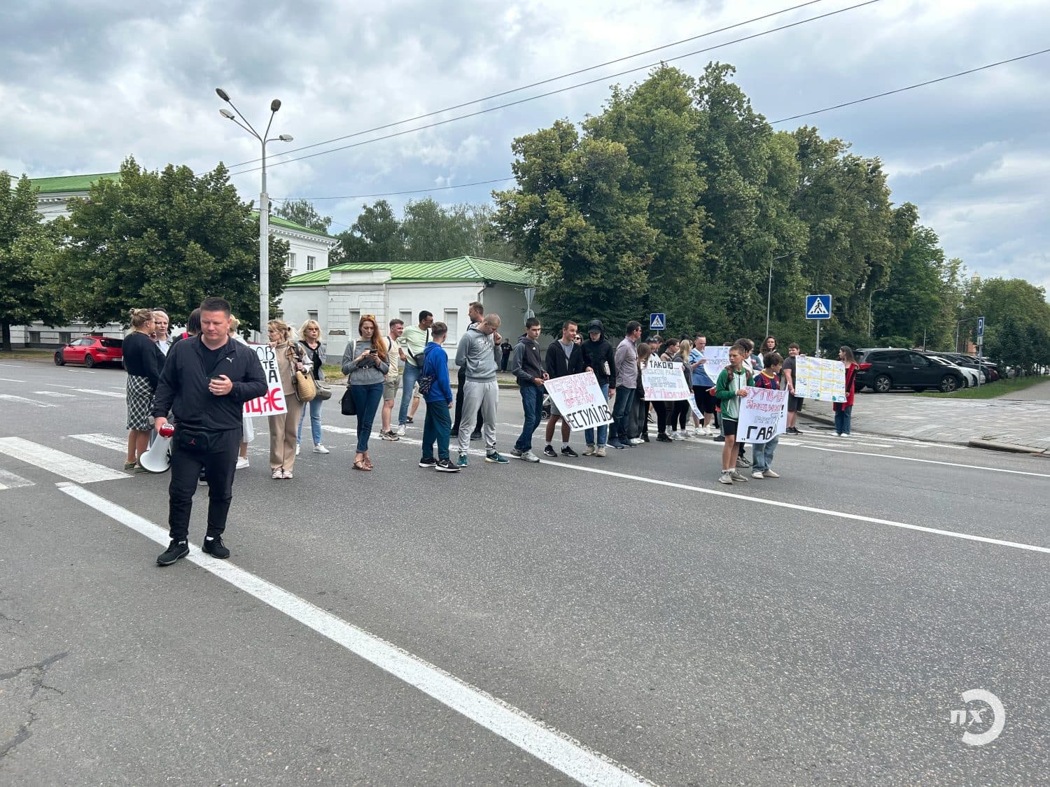 Конфлікт навколо пляжу «Гаваї»: чому у центрі Полтави перекрили рух