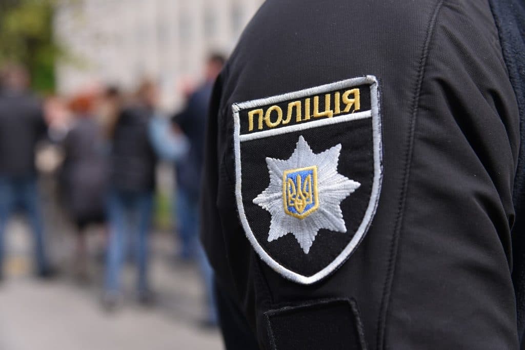 Хабар за «уникнення» ТЦК: у Полтаві патрульного відсторонили від роботи