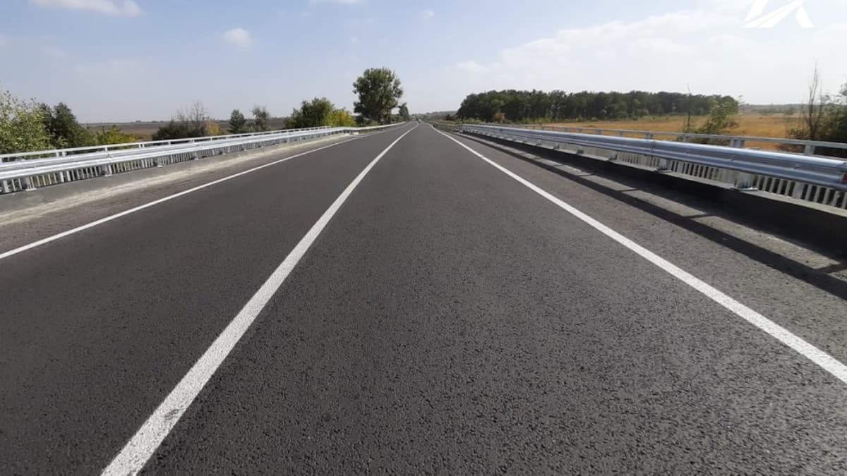 На одній із трас Полтавщини обмежили рух вантажівок через спеку