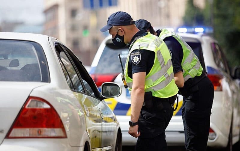 Хабар за «непередачу» до ТЦК: у Полтаві поліцейський отримав штраф
