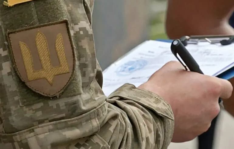 З фронту до ТЦК: бойовий медик рятував побратимів, а нині допомагає сім’ям загиблих