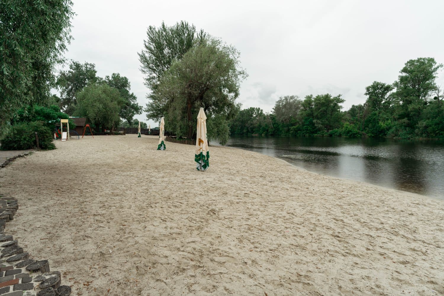 Вода на пляжах Полтавщини: у яких місцях можна купатися, а де небезпечно