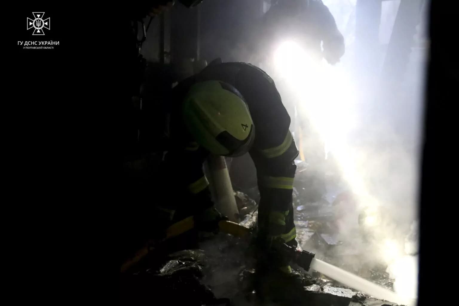 Жителі повідомляли про звук вибуху: у Полтаві спалахнула квартира
