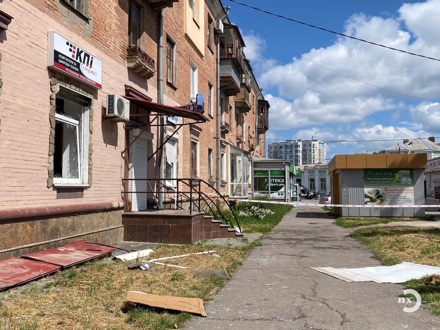 У Полтаві ремонтуватимуть дахи трьох будинків, пошкоджених дронами 3 липня