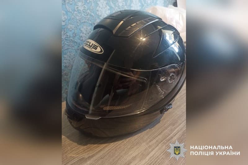 На Полтавщині судитимуть чоловіка, який викрав шолом із меморіалу