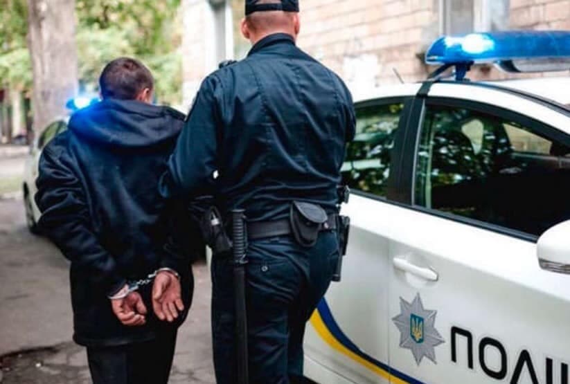 На Полтавщині затримали чоловіка за напад на поліцейського