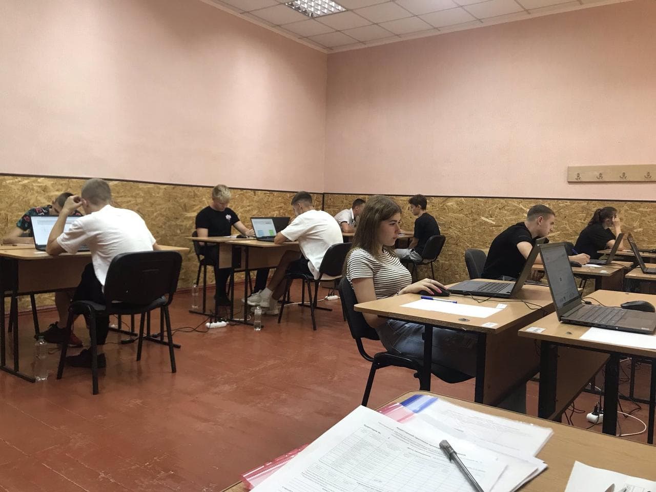 62 випускники з Полтавщини склали НМТ на 200 балів