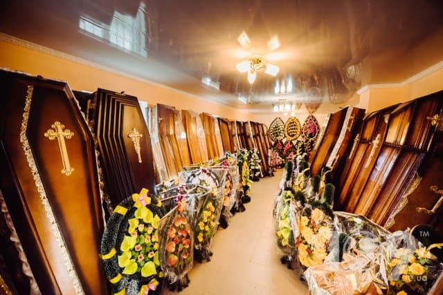 Понад 100 підприємців Полтавщини займаються ритуальними послугами