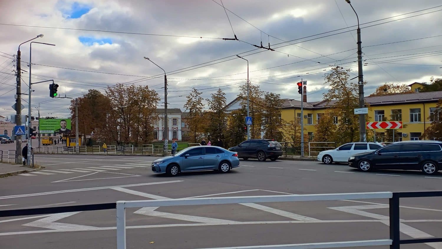 Після скарг і паузи: у Полтаві відновили роботу світлофора на Охтирському Шляху