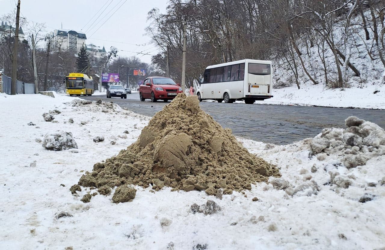 Полтава планує витратити 12,4 мільйона на сіль і пісок проти ожеледиці