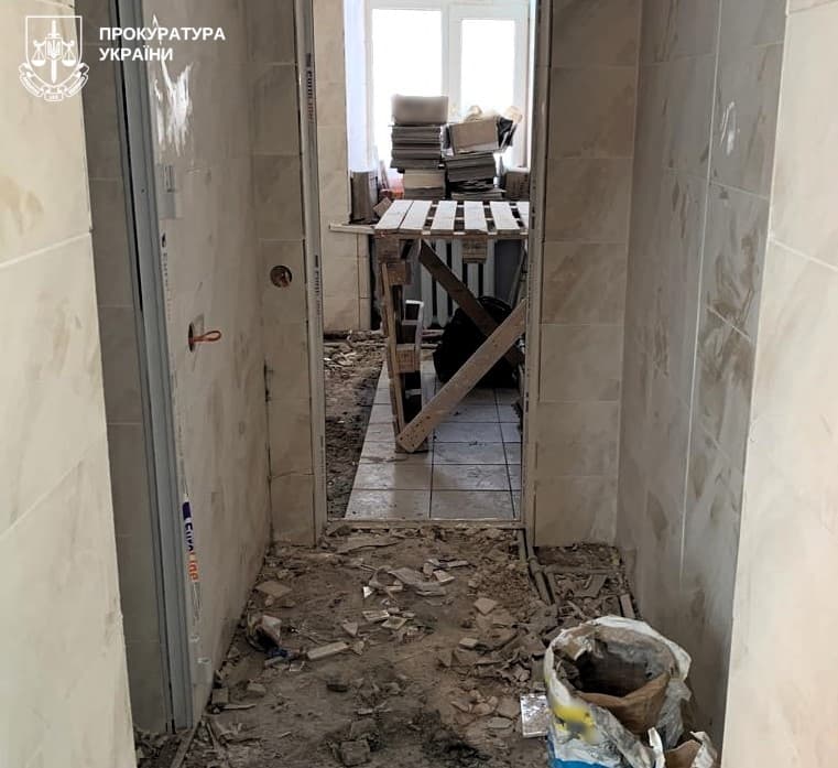 Завищив вартість ремонту лікарні: на Полтавщині судитимуть директора фірми