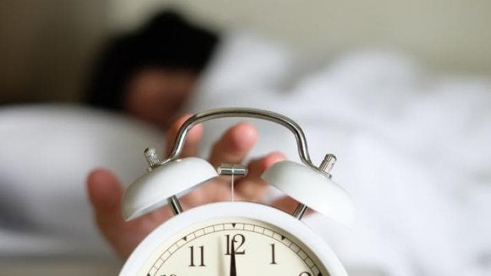 Перехід на зимовий час в Україні: дата та поради