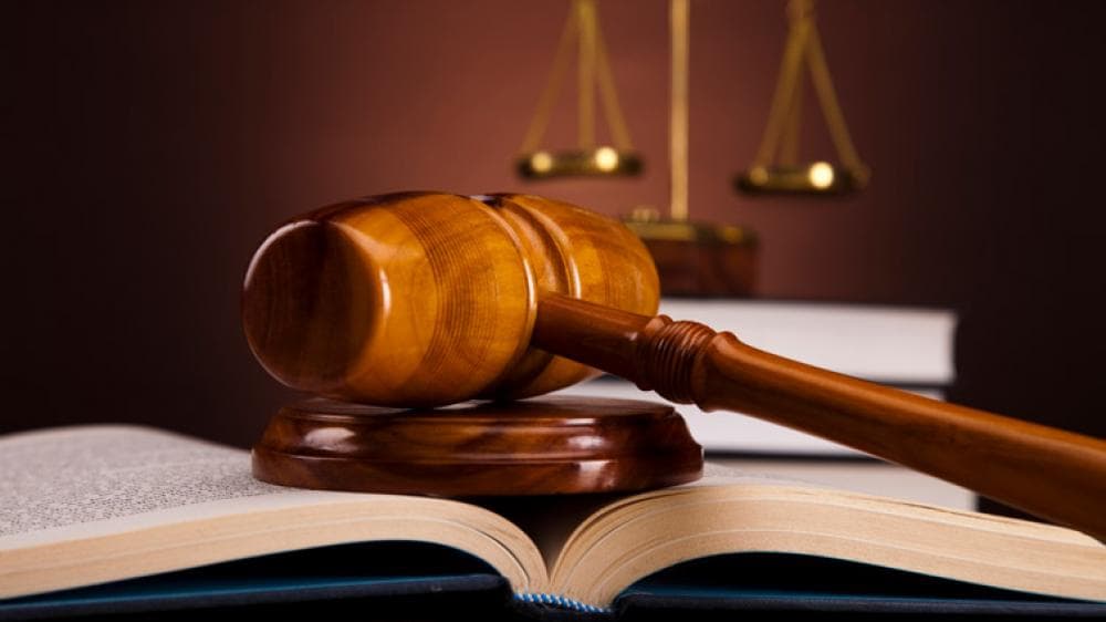 Розгорнув прапор із серпом і молотом: у Полтаві винесли вирок слюсарю