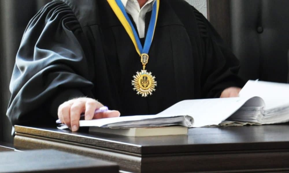 Звільнили суддю з Полтавщини, який заперечував існування України