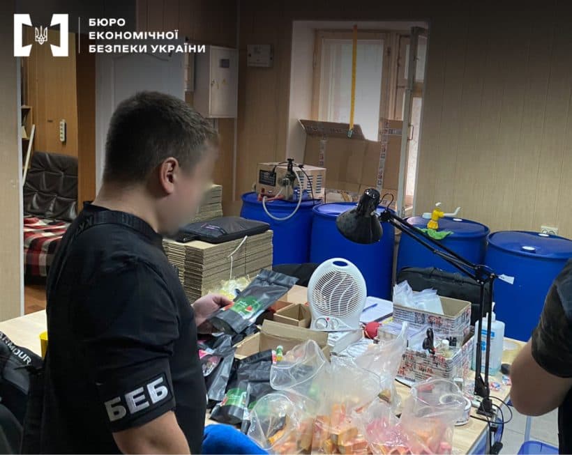 Два мільйони гривень за квартал: у Полтаві викрили нелегальний бізнес на вейпах