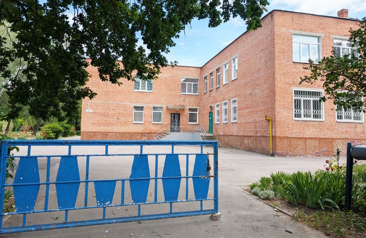 У пошкодженому обстрілом дитсадку Полтави ремонтуватимуть водопостачання