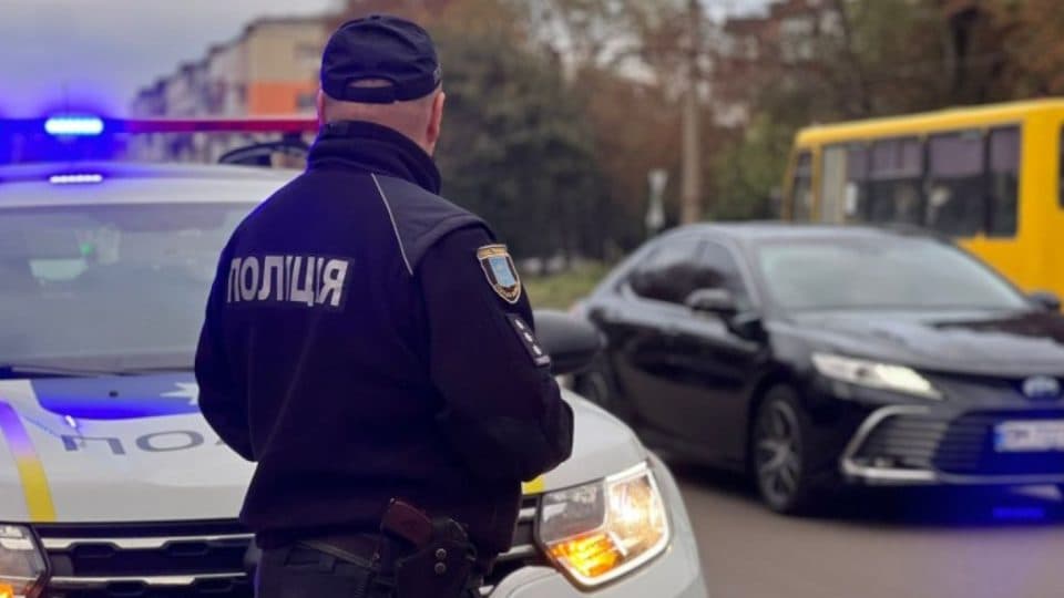 На Полтавщині чоловік запропонував поліціянтам хабар, щоб уникнути мобілізації