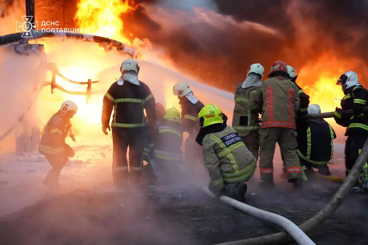 У Кременчуцькому районі гасять пожежі після ударів росіян