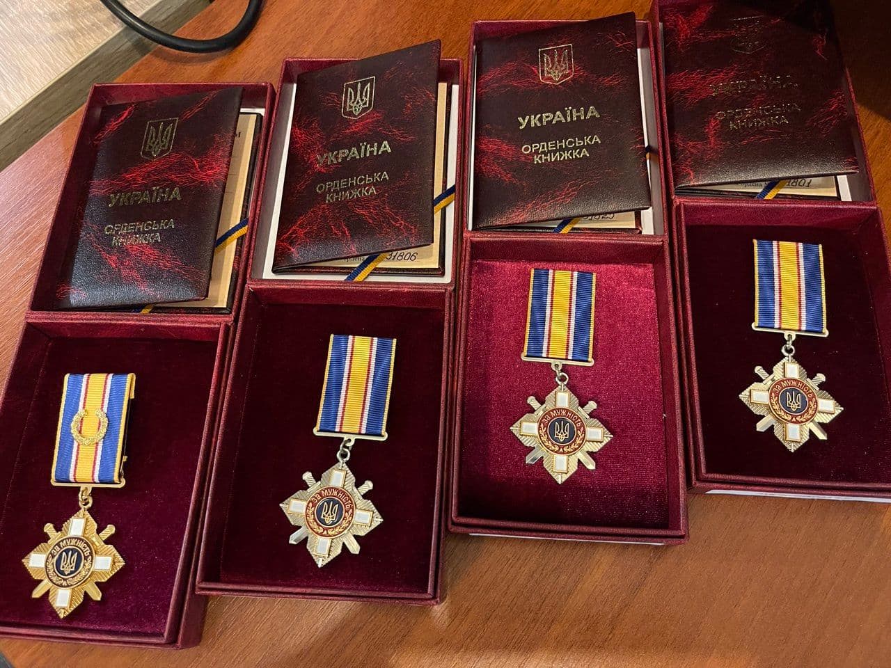 Родинам чотирьох воїнів з Полтавщини вручили посмертні ордени «За мужність»