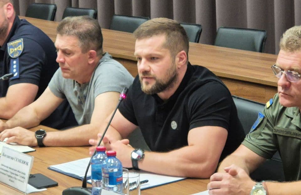 «Схеми»: Родина голови СБУ Полтавщини придбала елітне майно за безцінь