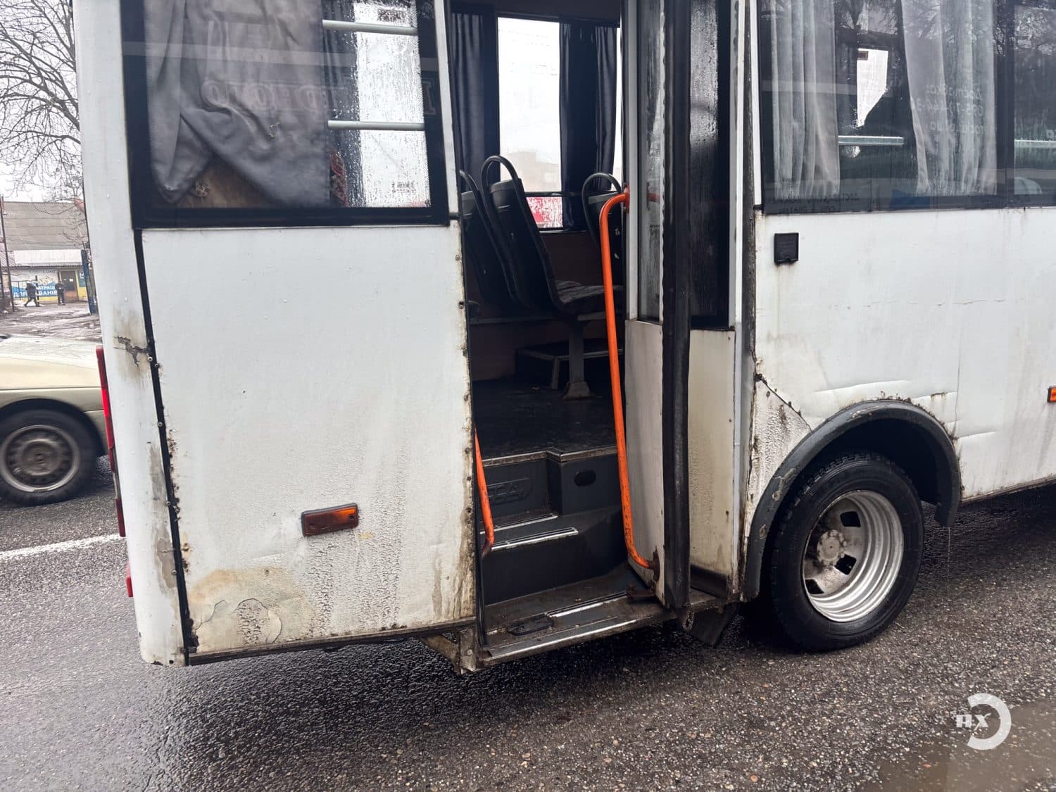 Маршрутка їде у місті Полтава, Громадський транспорт у Полтаві, Полтава маршрутки, Полтава тралік, Новини Полтава, Новини Полтавщина, Полтавська хвиля, головні новини Полтави, новини, Полтава, новини про маршрутки