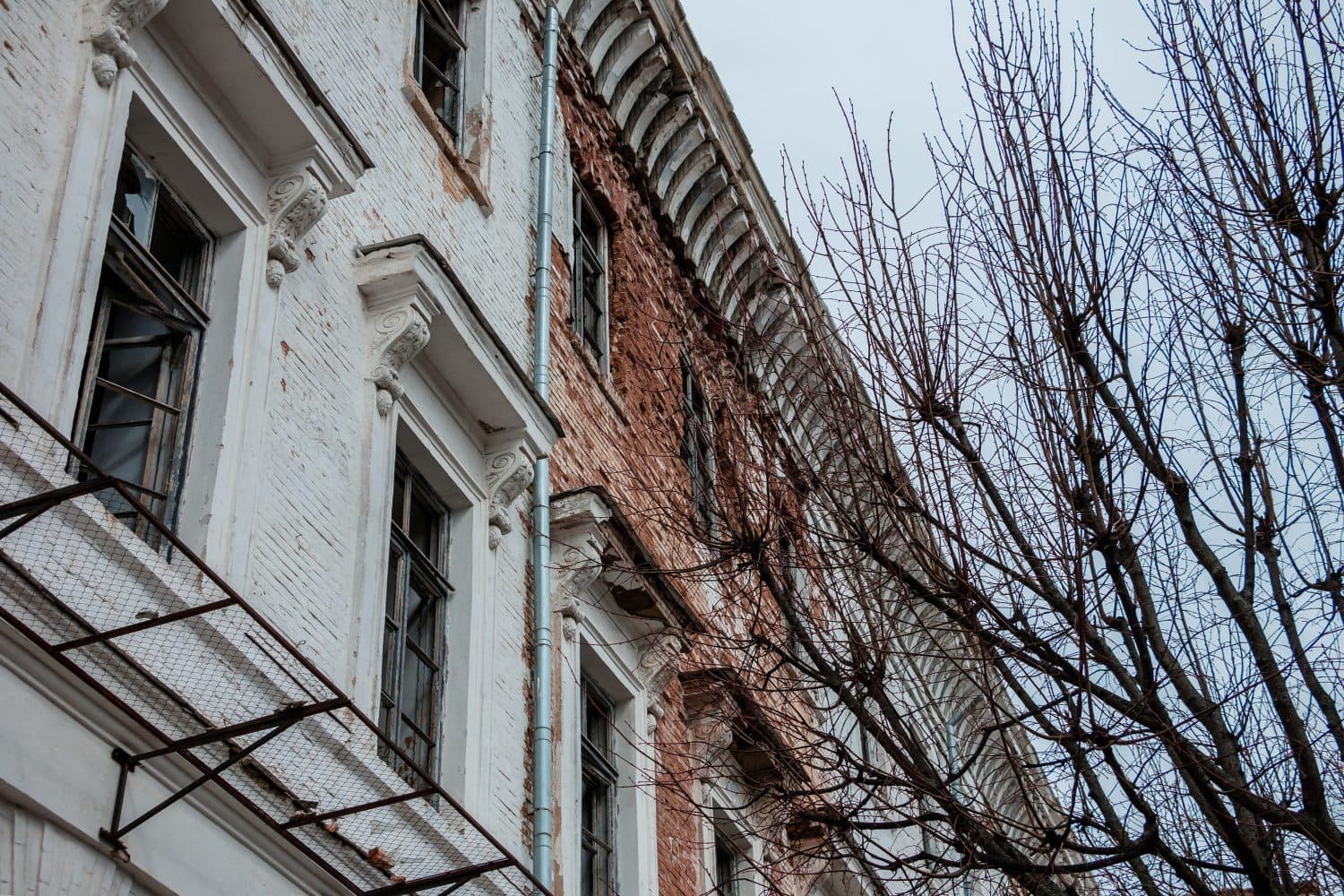 Плани без фінансування: як у Полтаві «зависло» відновлення історичних будівель