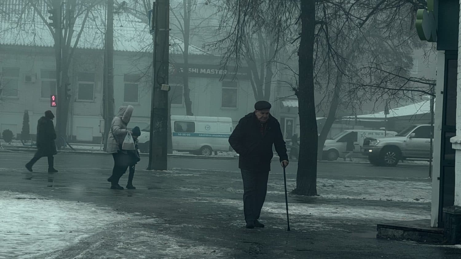 22 травмованих та п'ять аварій: наслідки ожеледиці у Полтаві