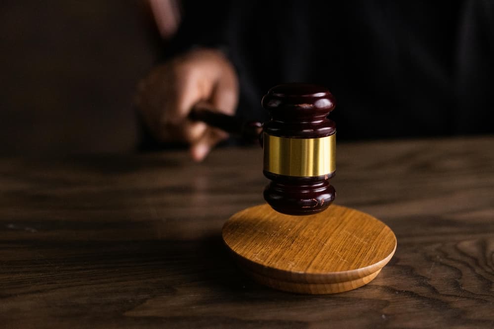 Екскурсії до москви та лекції про «братів»: у Полтаві розглянули справу посадовця