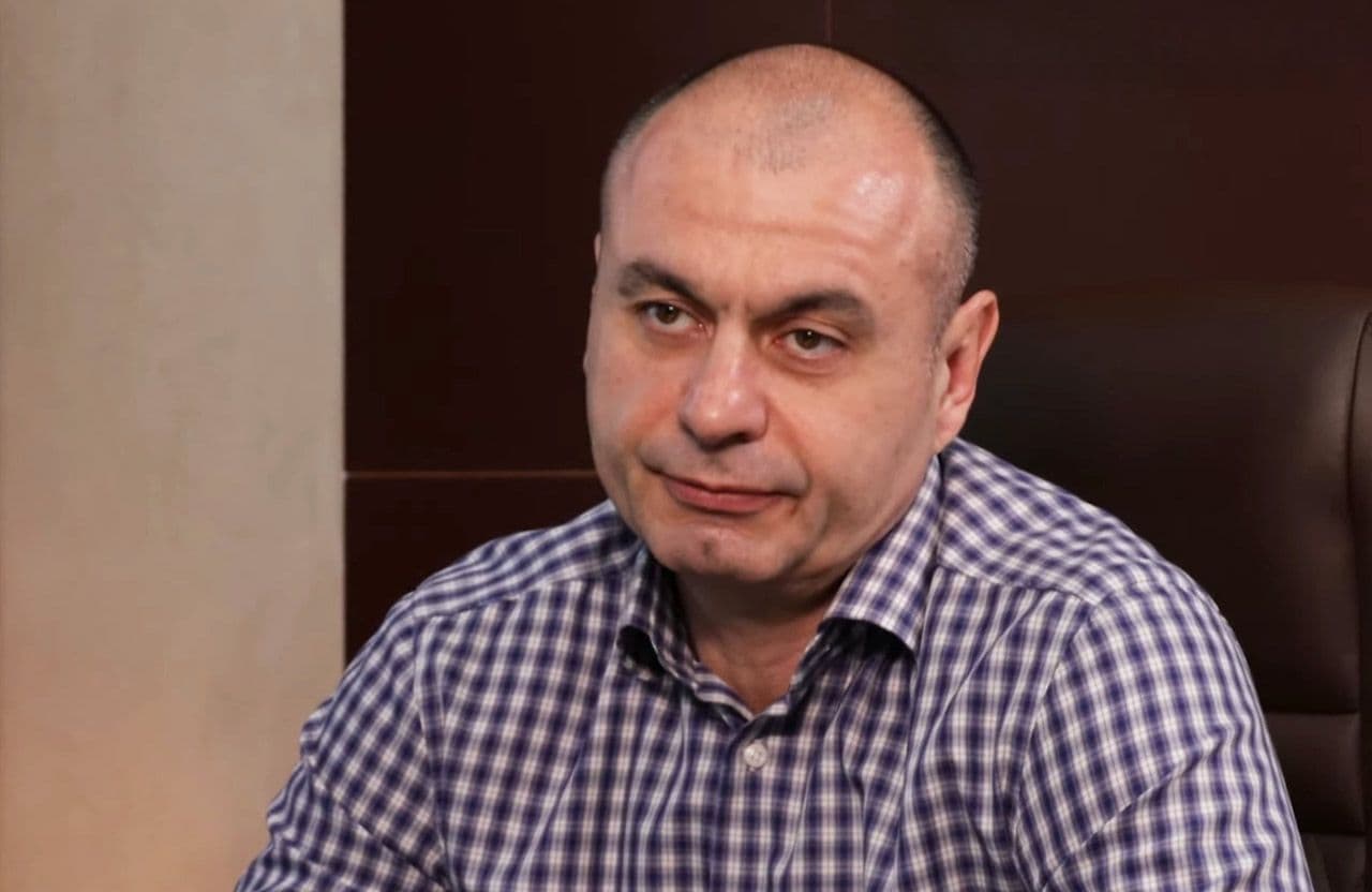 Земля, елітні авто та мільйони доларів: що задекларував екскерівник БЕБ Полтавщини