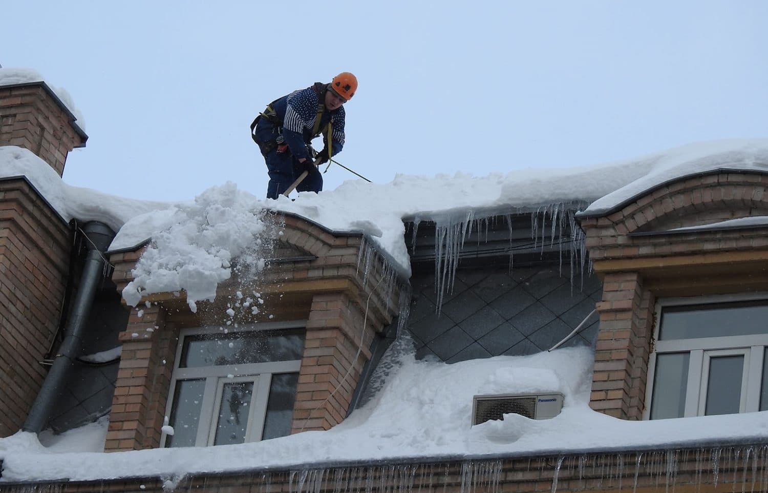 Полтава визначила підрядника для очищення багатоповерхівок від снігу та криги