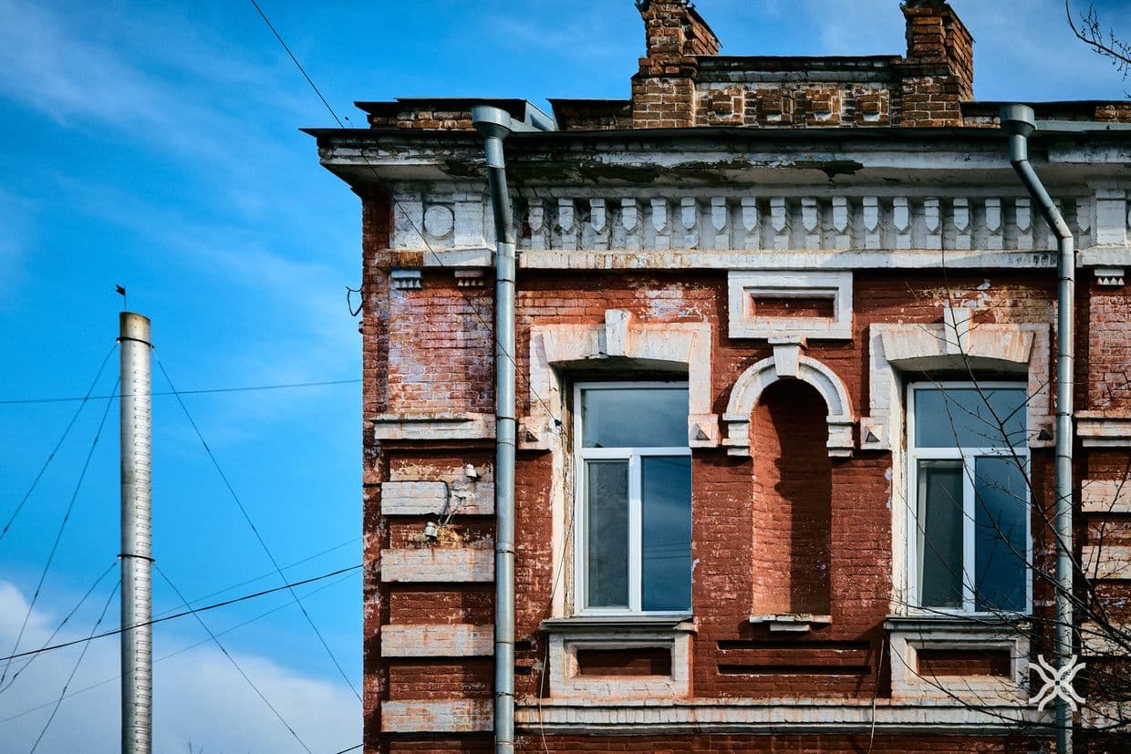 У цьому будинку в різні роки минулого століття надавали медичні послуги