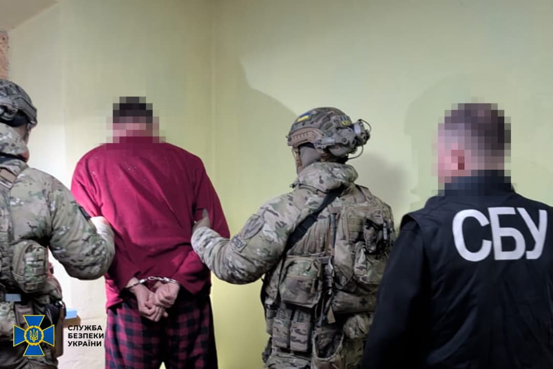 У Полтаві судять авіамеханіка, який замість служби працював на фермі