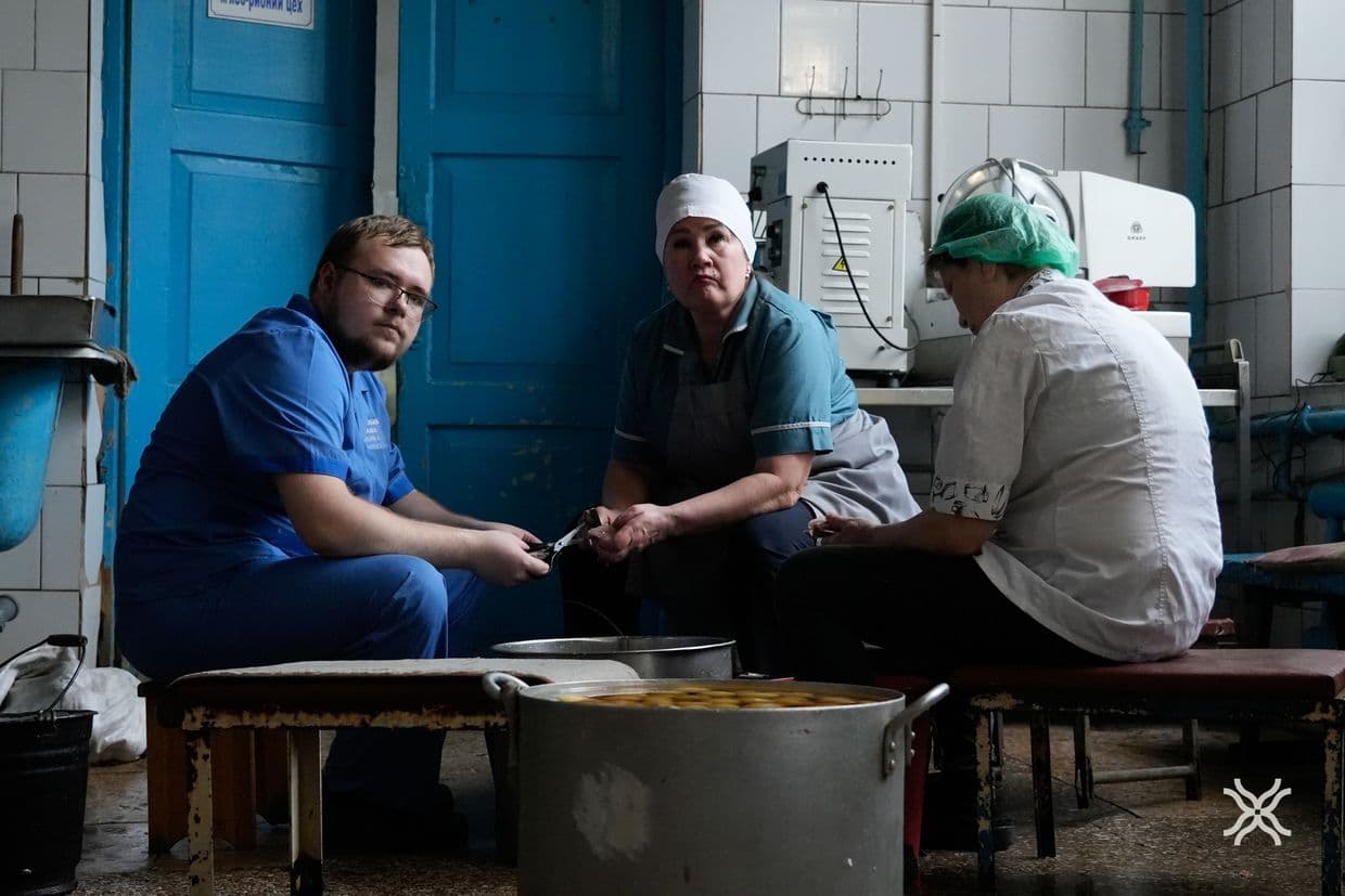 Працівники харчоблоку у лікарні 