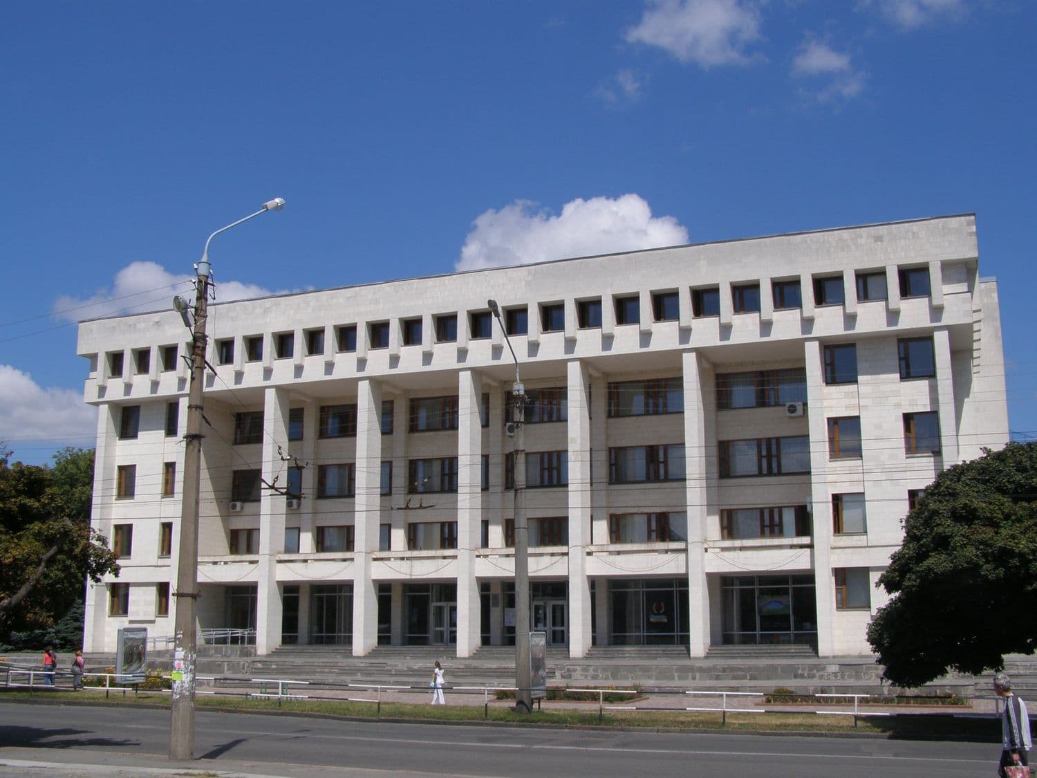 У Полтаві на кілька місяців обмежать рух пішоходів вулицею Небесної Сотні