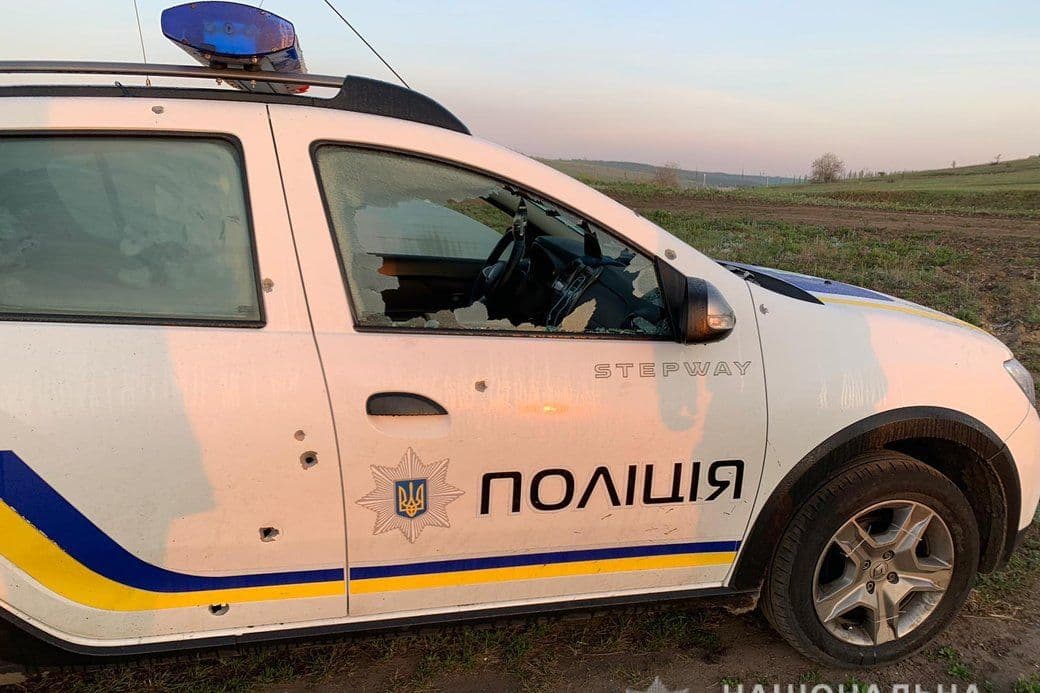 11 років в'язниці за стрілянину по поліцейським та спробу вбити сусідку сокирою