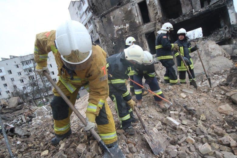 У Полтаві набирають добровольців для розбору завалів та порятунку людей