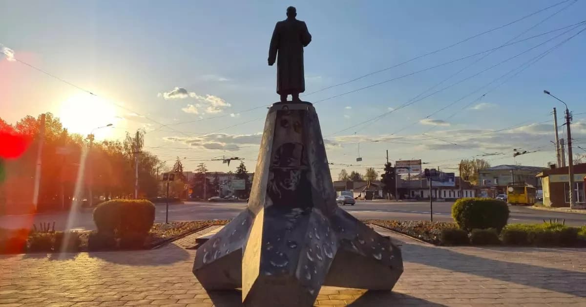Перенесення пам'ятників Пушкіну, Ватутіну та Зигіну — у Полтаві чекають рішення Мінкульту