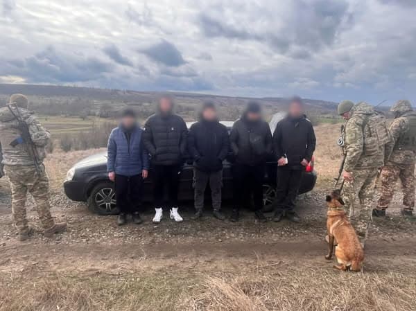 Застрягли у багнюці: жителі Полтавщини намагалися незаконно перетнути кордон