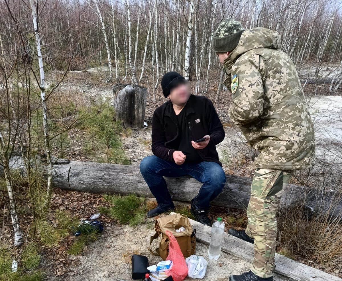 Заблукав і обморозив ноги: на Поліссі врятували ухилянта з Кременчука