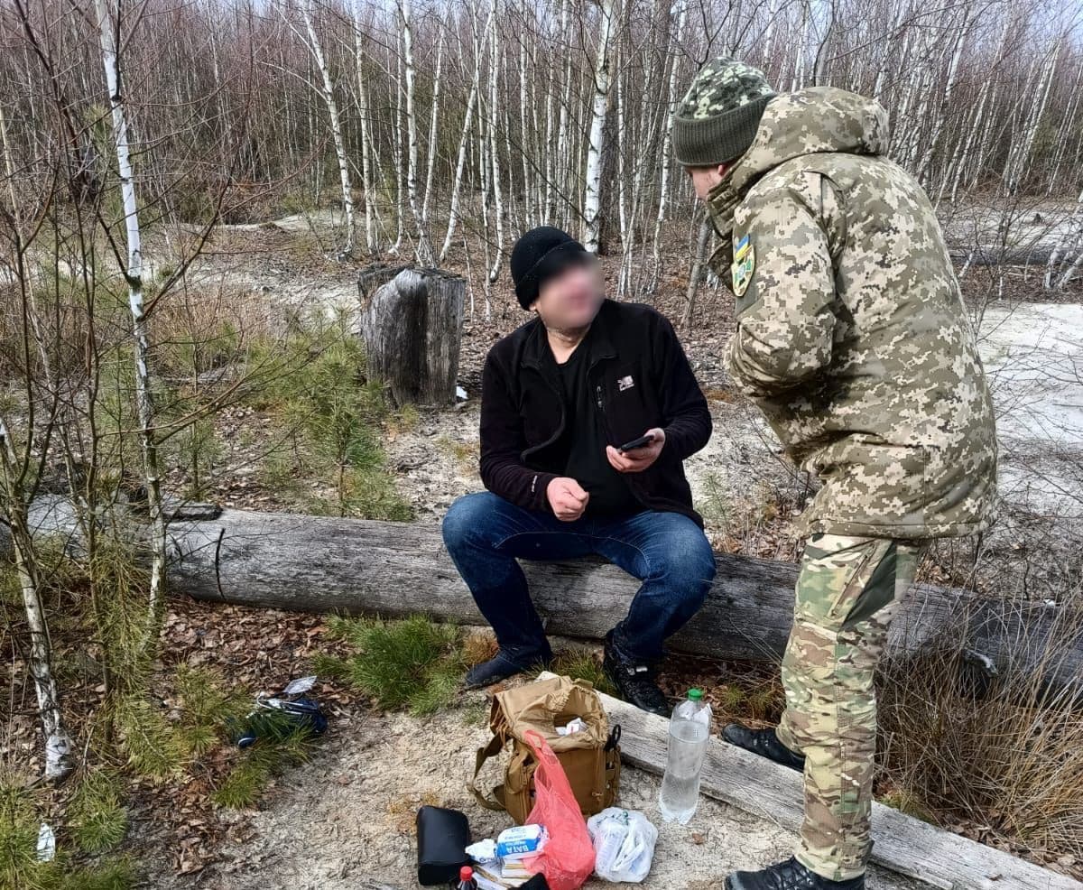 Заблукав і обморозив ноги: на Поліссі врятували ухилянта з Кременчука