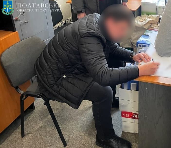 Завищена ціна на дрони: службовець Полтавської міськради постане перед судом