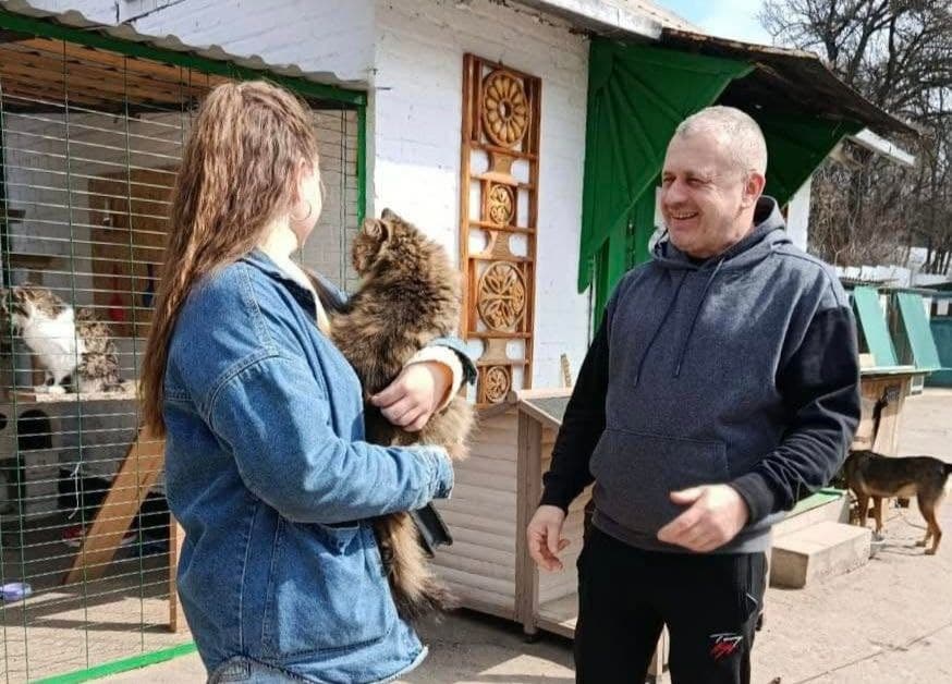 Кішка Сакура з пункту перетримки знайшла родину