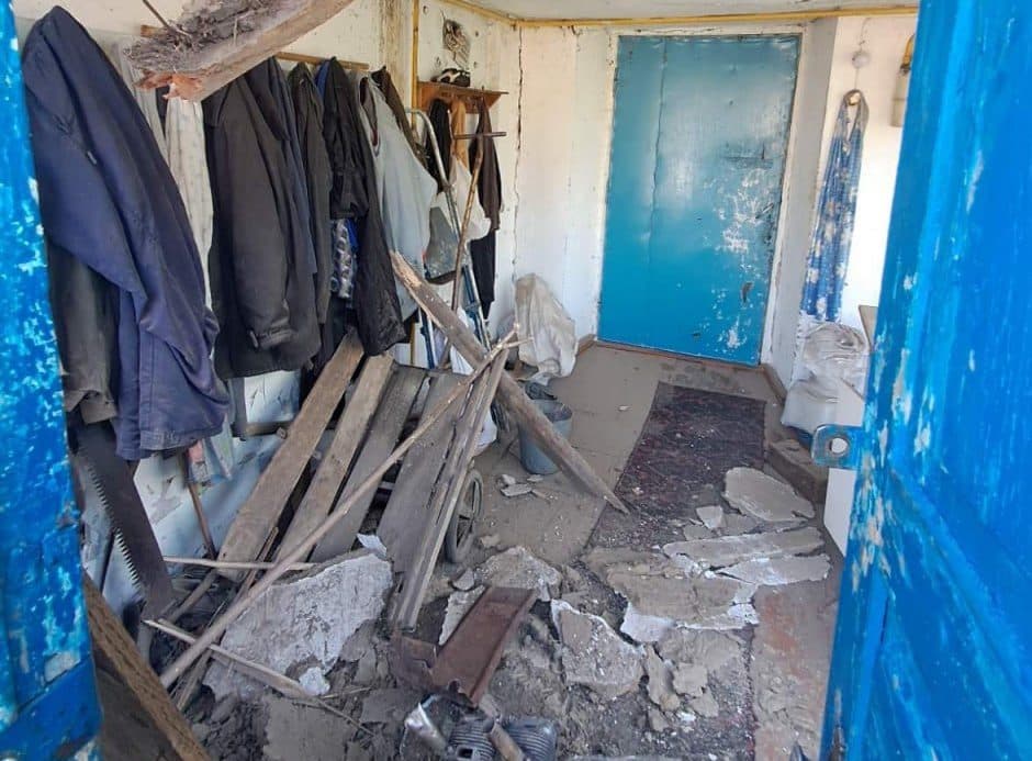 На Полтавщині уламки російського дрона пошкодили дах будинку