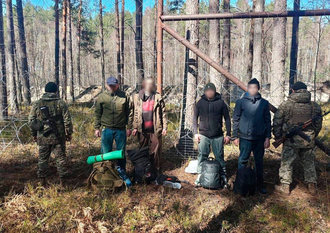 На кордоні затримали двох «мандрівників» з Полтавщини