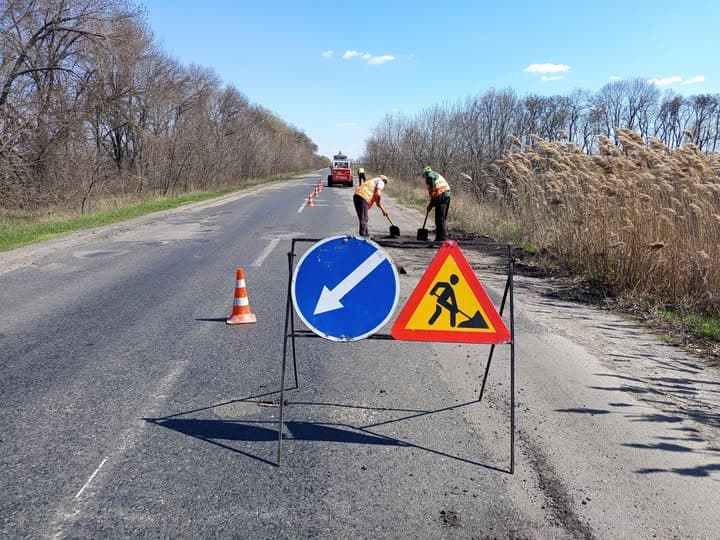 На ямковий ремонт п'яти трас Полтавщини витратять 127 мільйонів