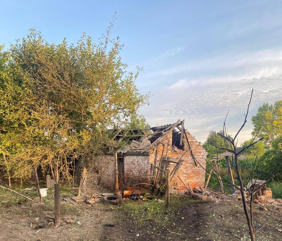 Атака дронів на Полтавщину: у двох районах уламки пошкодили будівлі
