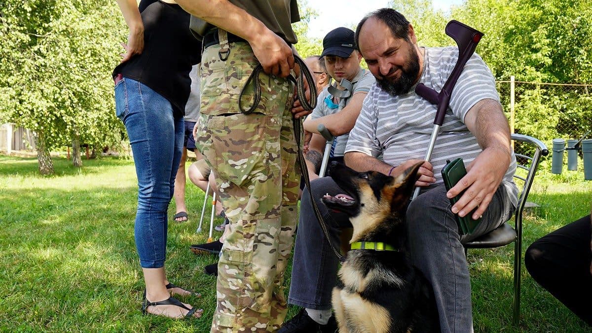 У Полтаві провели каністерапію для поранених поліцейських та нацгвардійців