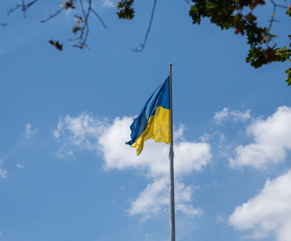 Більшість українців підтримують компроміс у війні за умови гарантій — опитування