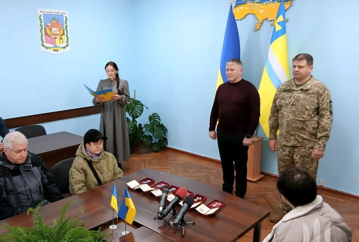 На Полтавщині родинам шістьох воїнів вручили Державні нагороди