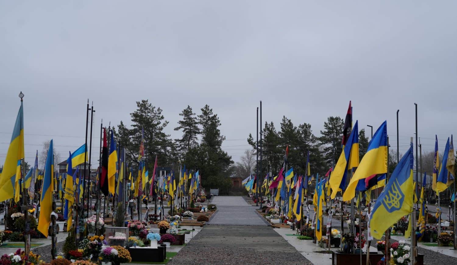 Між пам’яттю та прірвою: чому військове кладовище Полтави стало полем бо(л)ю
